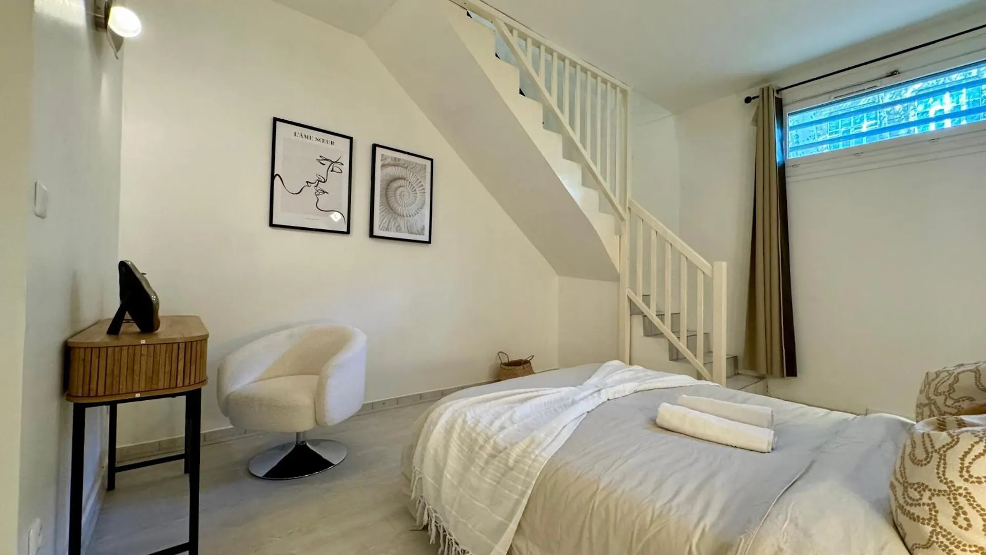 Suite Azure - Check In H24 - Wifi Lione