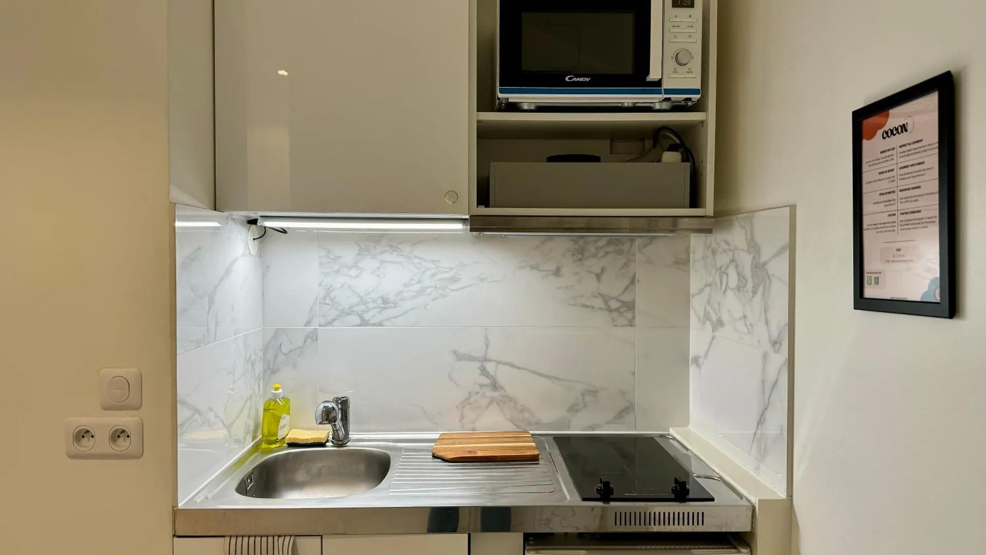 Suite Azure - Check In H24 - Wifi Lione 0*,