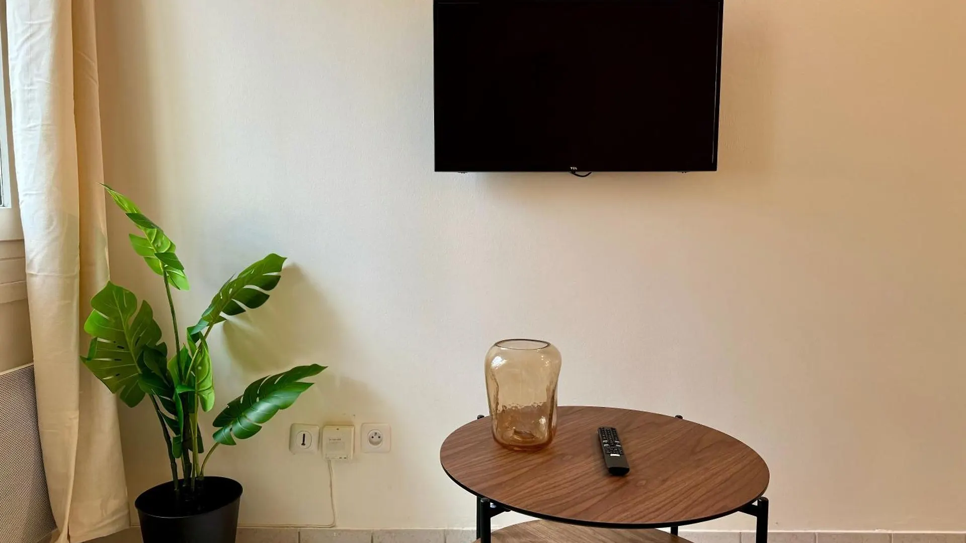 Suite Azure - Check In H24 - Wifi Lione